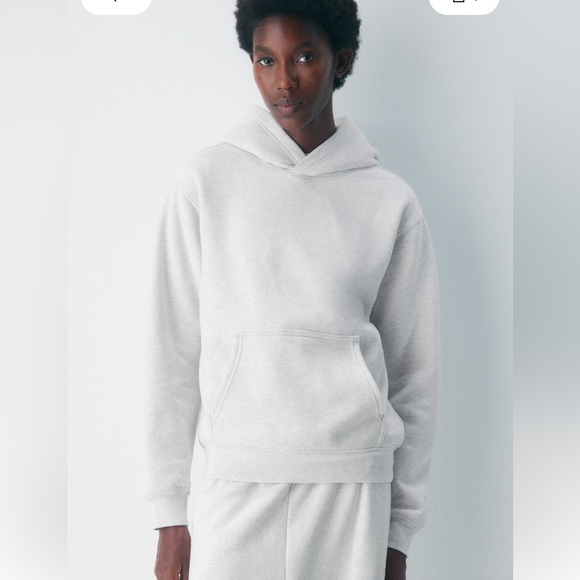 Aritzia Tops - FINAL PRICE BEFOFE DONATION- 
Aritzia Cozy Sweatfleece Perfect Hoodie